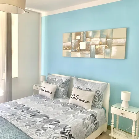 City Blue Vibes Apartment